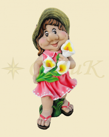 Фигурка гном-девочка с цветком